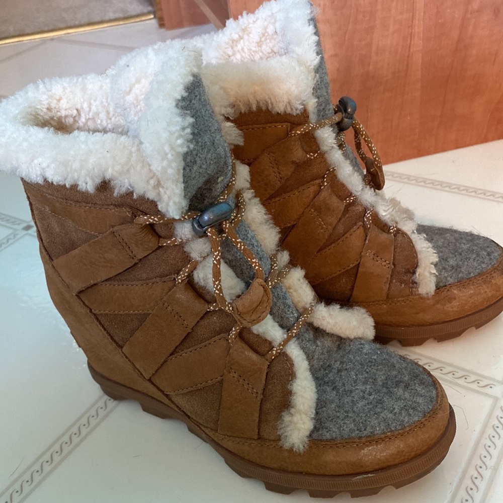 Sorel booties - Picture 3 of 5